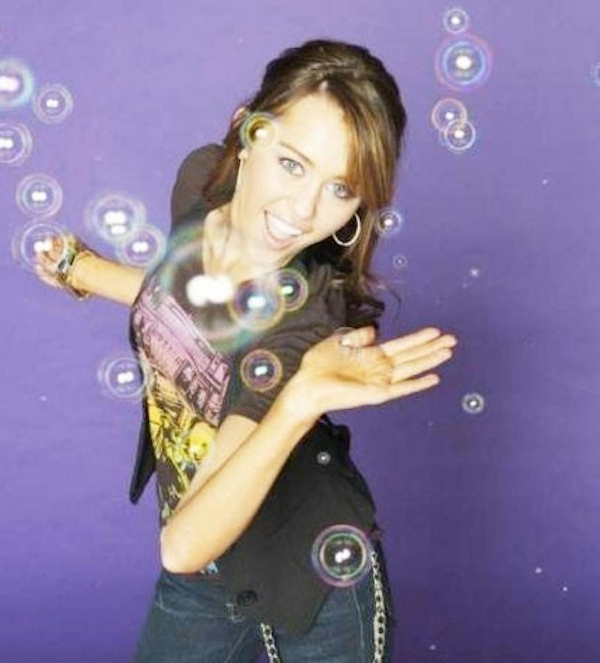 When the Miley song is on: analyzing the poppiest of intrigues