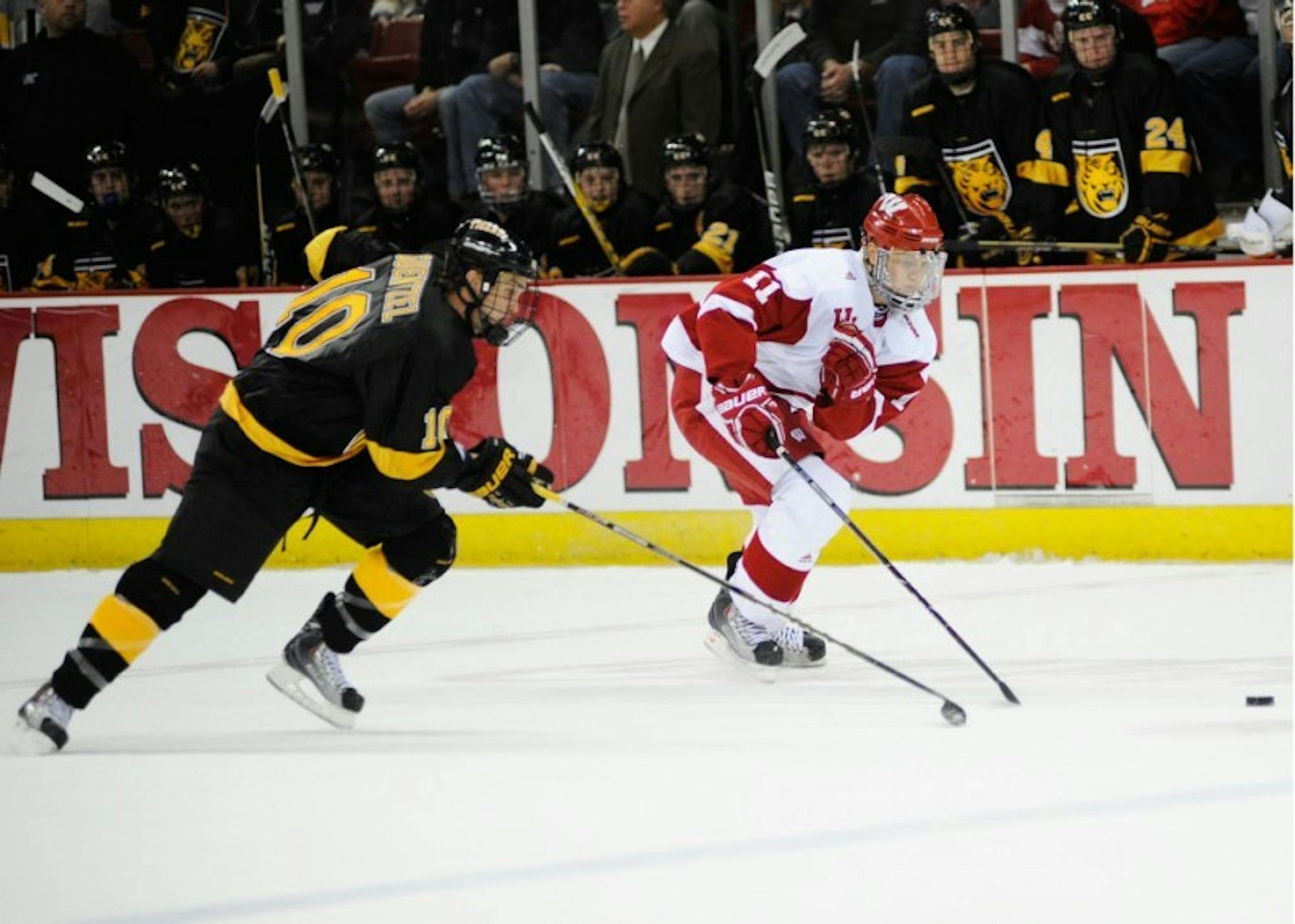 Border Battle, raucus Kohl Center await Badgers