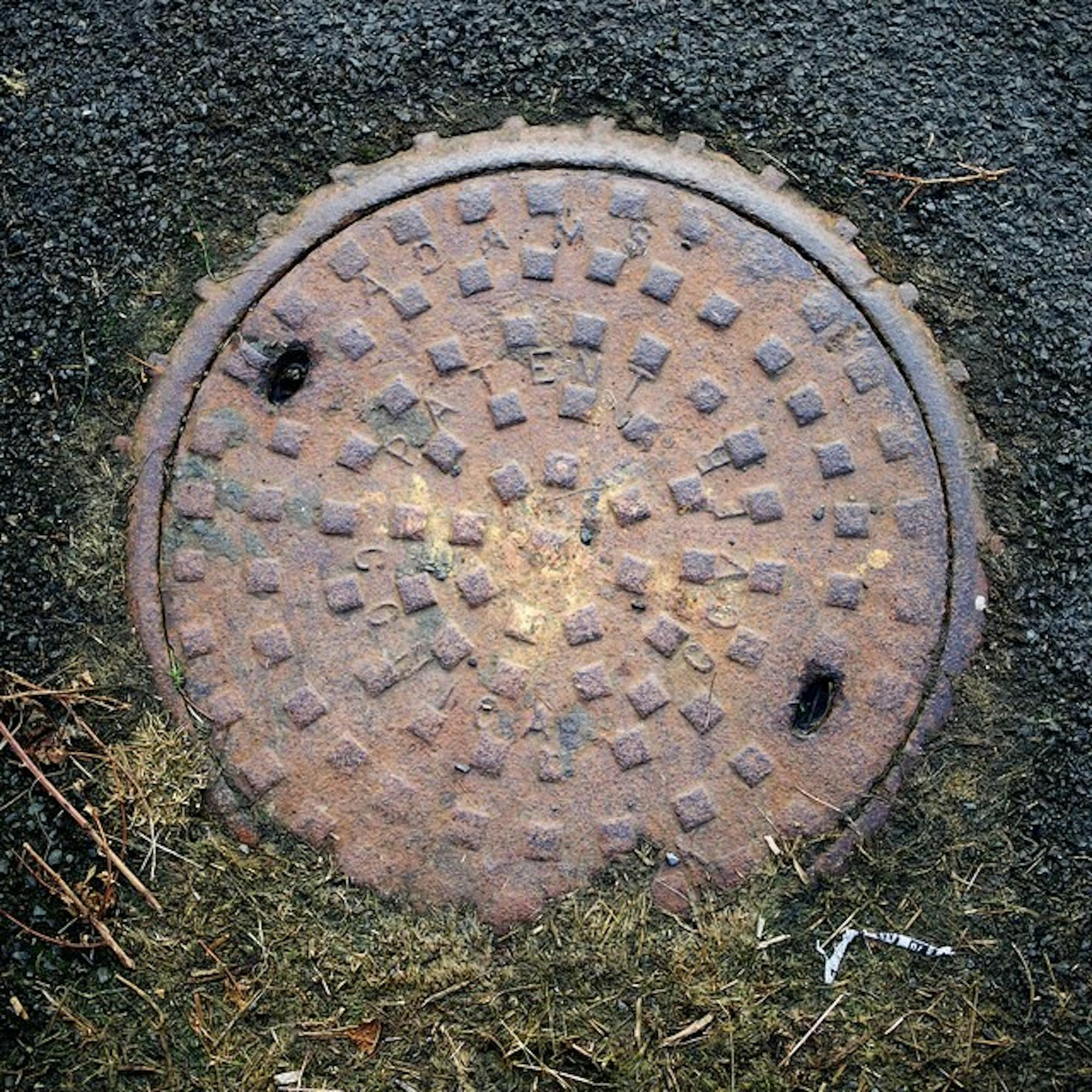 Rossographer_manhole.jpg