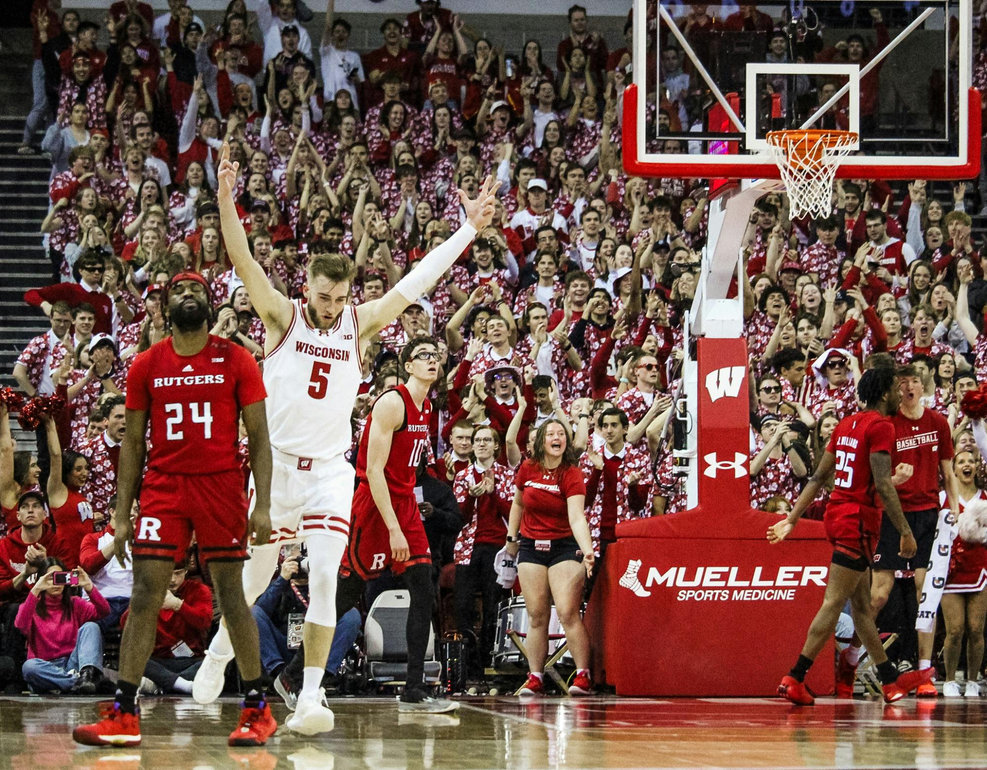 Wisconsin Badgers vs Rutgers Scarlet Knights 03.07.24