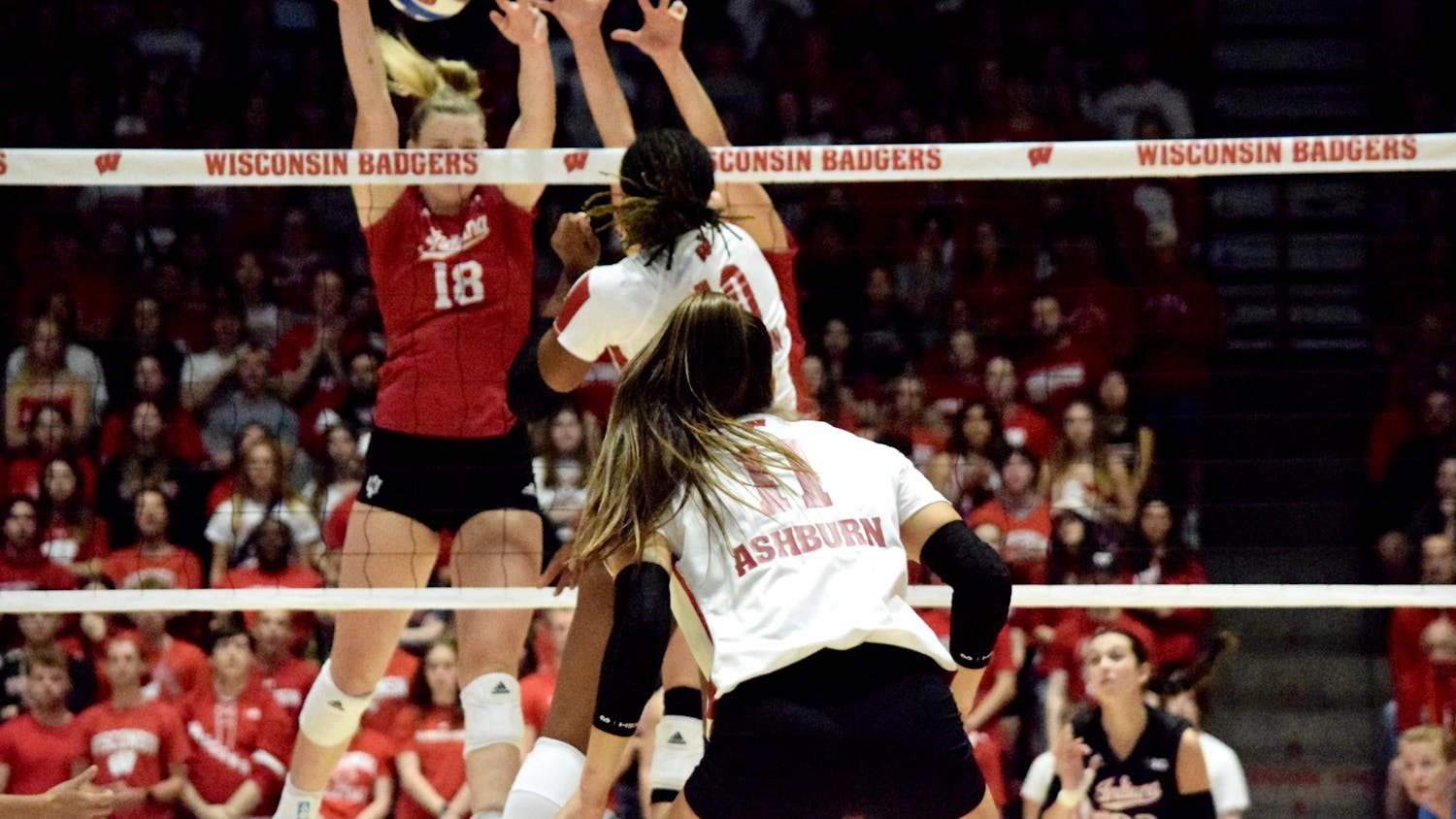 PHOTOS: Badgers Volleyball continue their winning streak after defeating Indiana 3-0