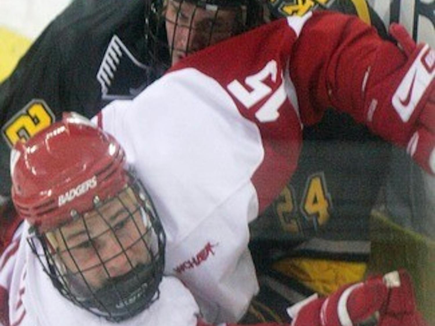 Men's hockey earns three points, tames Bulldogs