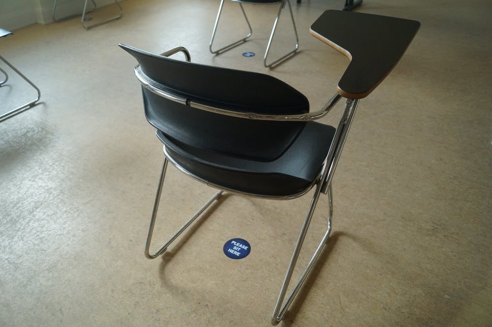 Notas de crédito/crédito general/sin crédito no afectarán el GPA de un estudiante y contarán para los requisitos de concentración y de graduación.