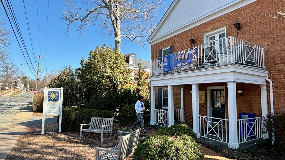 A combination of limited availability and a disorganized application process has left many interested students unable to find volunteer opportunities. 