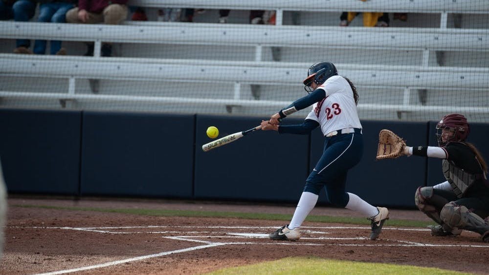 La resolución de la NCAA otorga un año extra de elegibilidad a los estudiantes-atletas de Virginia que juegan el béisbol, golf, lacrosse, remo, softbol, tenis, atletismo y voleibol.