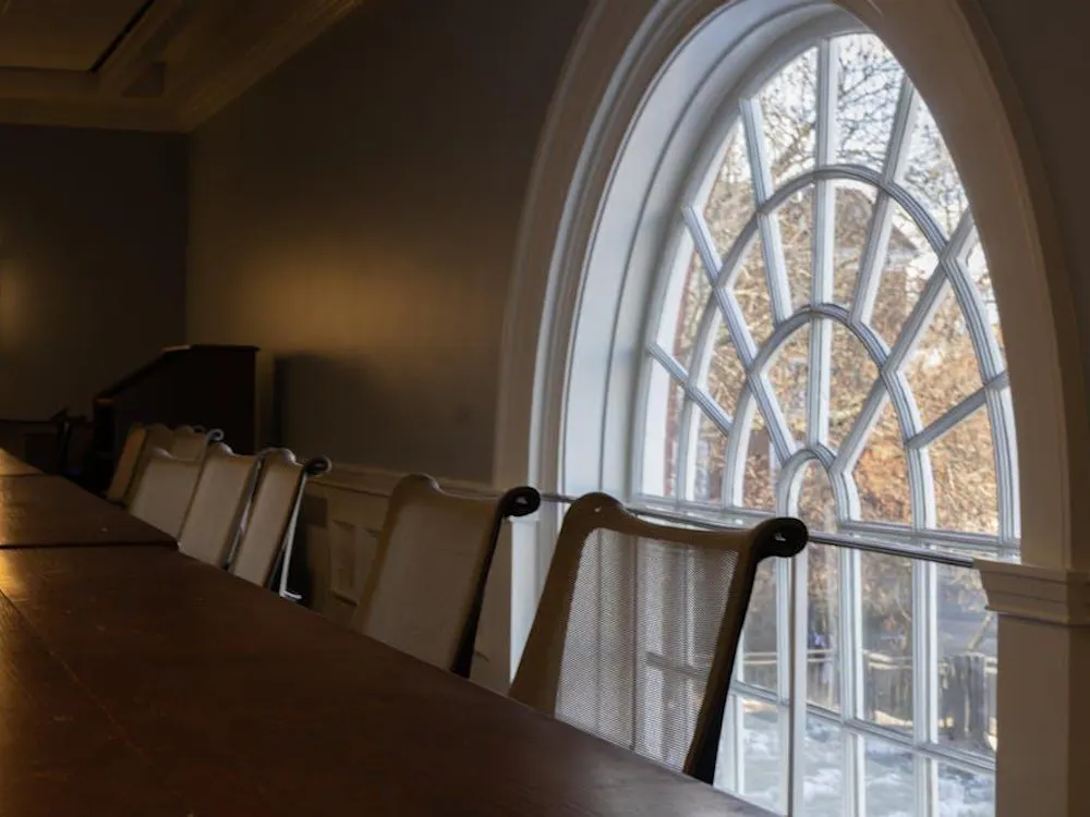 大学司法委员会审判室,摄于2025年12月11日。