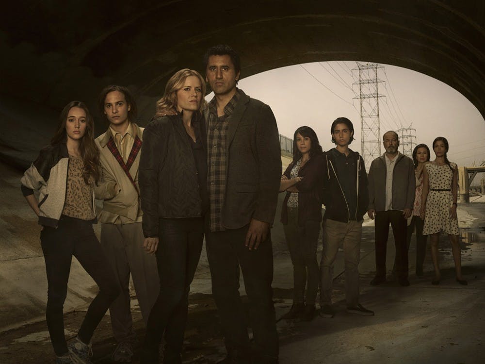 Alycia Debnam Carey as Alicia, Frank Dillane as Nick, Kim Dickens as Madison, Cliff Curtis as Travis, Elizabeth Rodriguez as Liza, Lorenzo James Henrie as Chris, Ruben Blades as Daniel Salazar, Patricia Reyes Spíndola as Griselda Salazar and Mercedes Mason as Ofelia - Fear The Walking Dead _ Season 1, Gallery - Photo Credit: Frank Ockenfels 3/AMC 