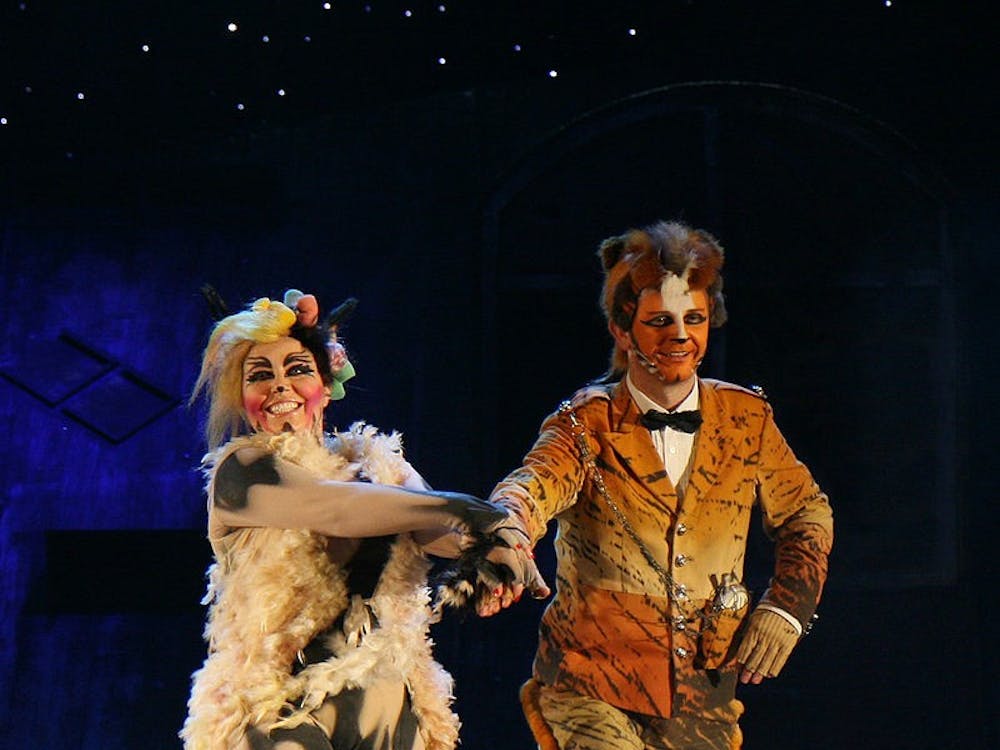 The song sung by Skimbleshanks the railway cat is absolutely the best song in the movie.