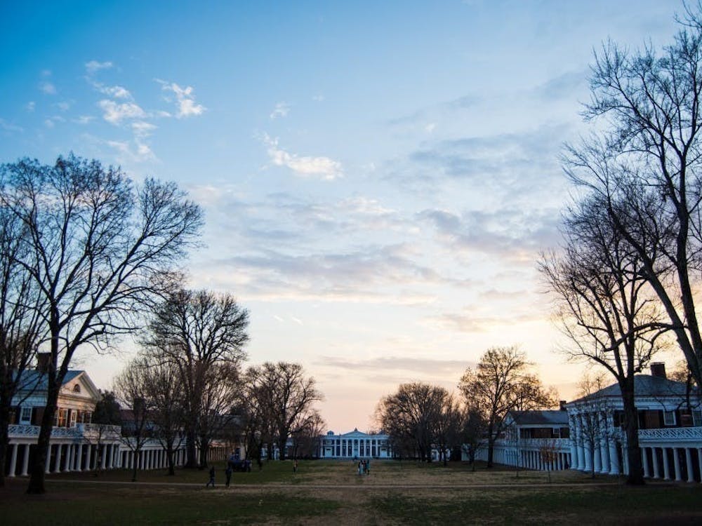 Se anima a los estudiantes y a los miembros de la comunidad a que se registren para el evento para enviar preguntas a la directiva universitaria. Después del evento, se publicará en el Internet una grabación subtitulada.