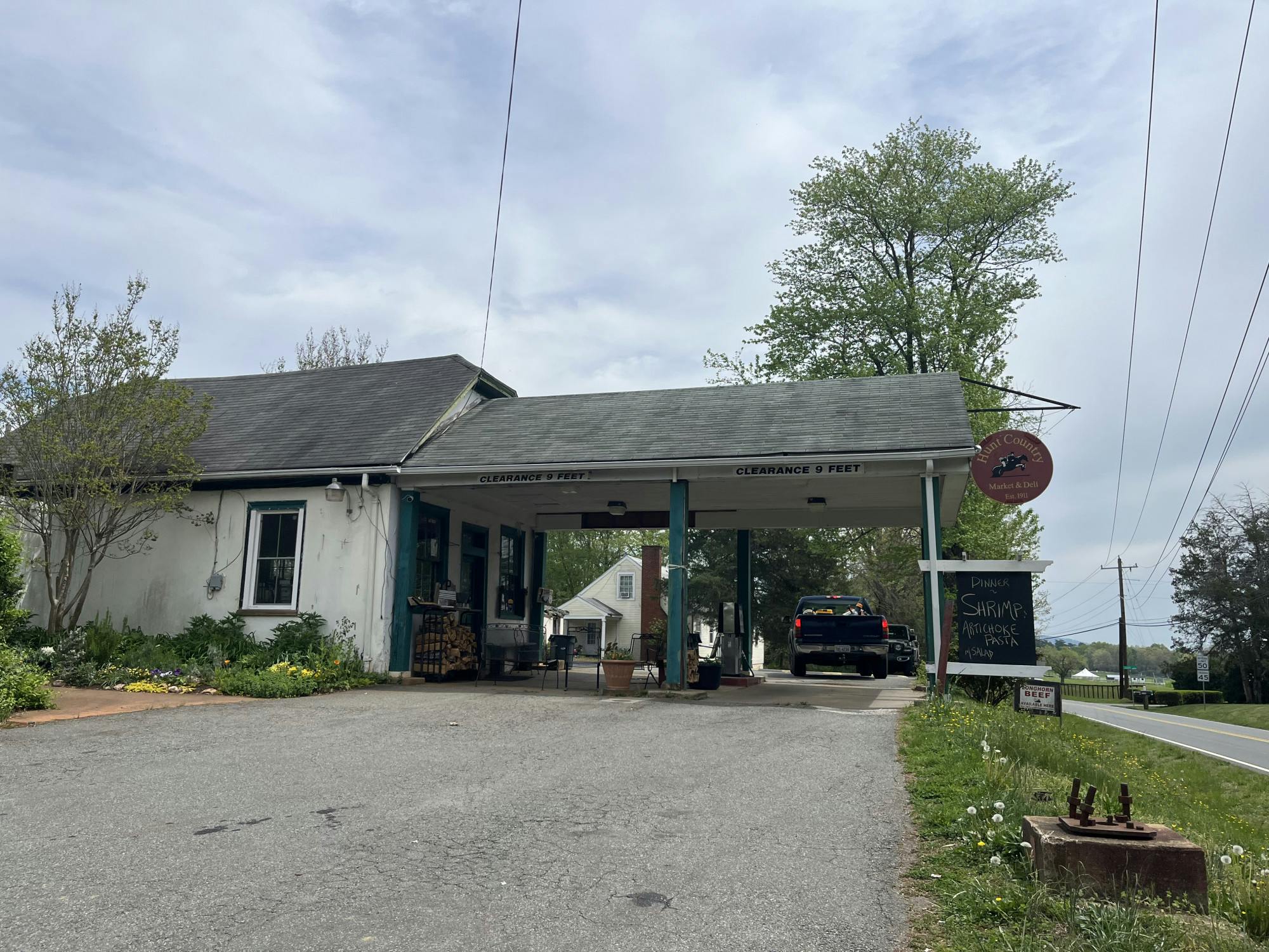 The sandwiches are cheap for the amount and quality you get, making it an outstanding lunch to grab with friends.&nbsp;