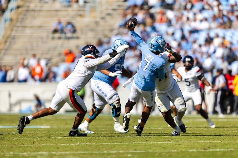 比赛进入关键时刻，弗吉尼亚的防守稳如磐石。