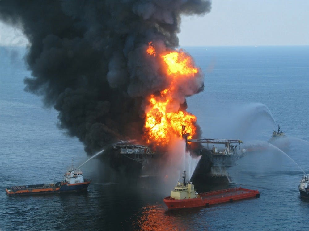 <p>Ethical scenarios oftentimes involve multiple groups, such as the disastrous BP oil spill.&nbsp;</p>