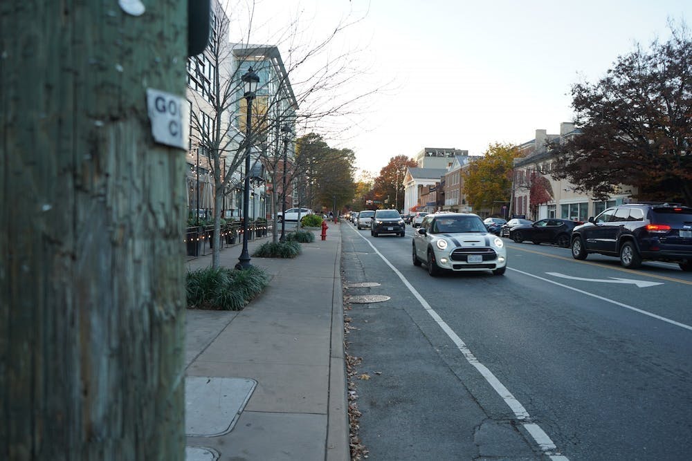 该倡议包括通过保护性自行车道和连续的自行车道来改善和扩大自行车基础设施。