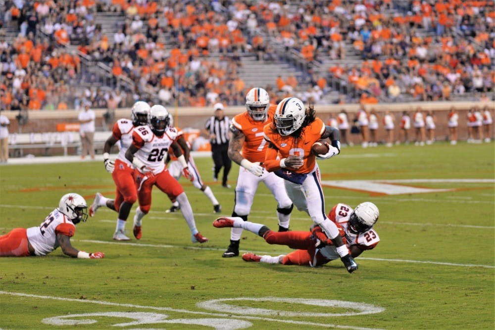 Virginia junior quarterback Bryce Perkins had 189 passing yards and a team-high 61 rushing yards against Duke.