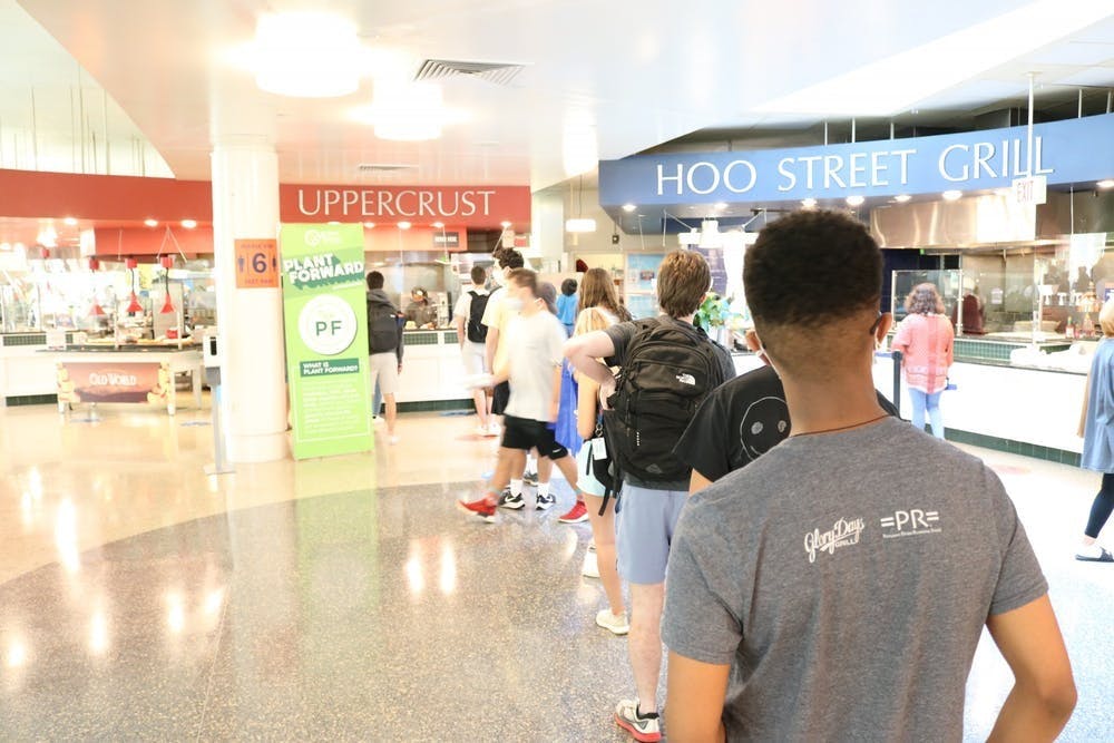 弗大已经投资了专门针对于流行病的标牌以鼓励人们保持社交距离并戴口罩。