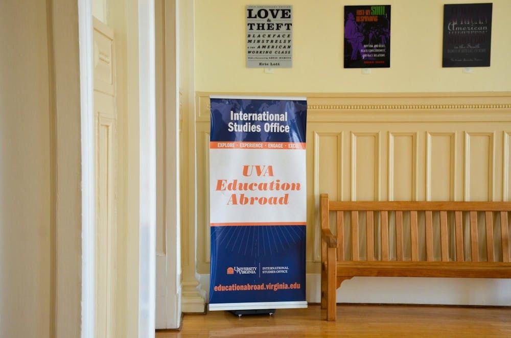 Para el curso de verano de 2025, la Universidad ofrecerá financiación para estudios en el extranjero se mantuvo por una donación de 2 millones de dólares, que fue utilizado para crear el programa de Walker Global Experiences Scholarship.