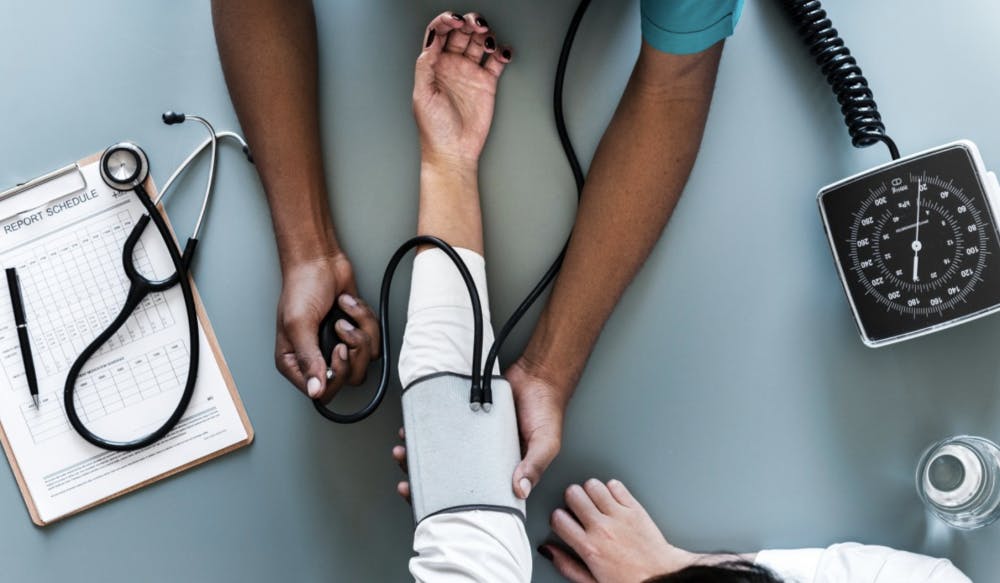 La raza tuvo una influencia inmensa en cada una de las experiencias de los estudiantes de medicina en el panel. 