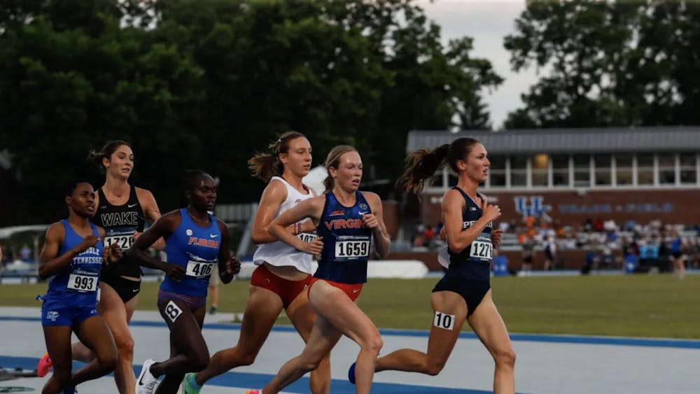 Appleton navigates a competitive field in the women's 5,000-meter event Saturday.