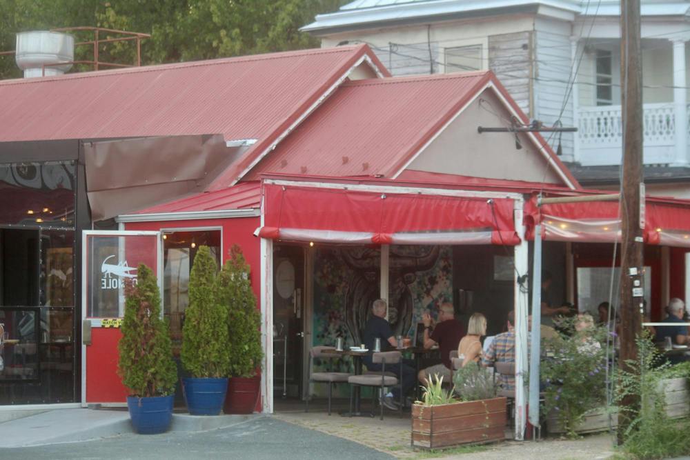 <p>Conmole is a vibrant, must-try restaurant for every fourth-year's pre-graduation bucket list.</p>