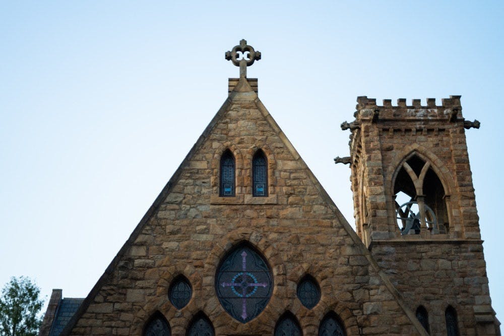 Mientras la Universidad continúa celebrando el Bicentenario y reflexiona sobre los 177 años de existencia del Sistema de Honor, las campanas de la Capilla timbrarán para celebrar los seis años desde la institución de la Retracción Informada.