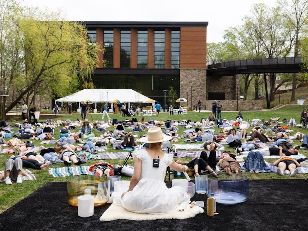 Este edificio interdisciplinar fusiona arte, naturaleza y tecnología con el objetivo de promover la contemplación y la reflexión en la experiencia humana.