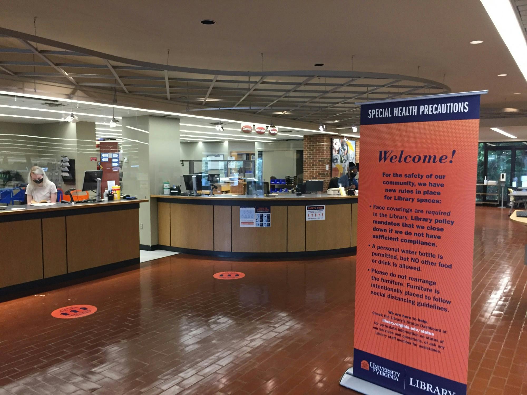 25 percent of the occupants in Clemons Library yesterday were not wearing masks throughout the afternoon, despite the University's policy mandating all students to wear masks in indoor spaces.