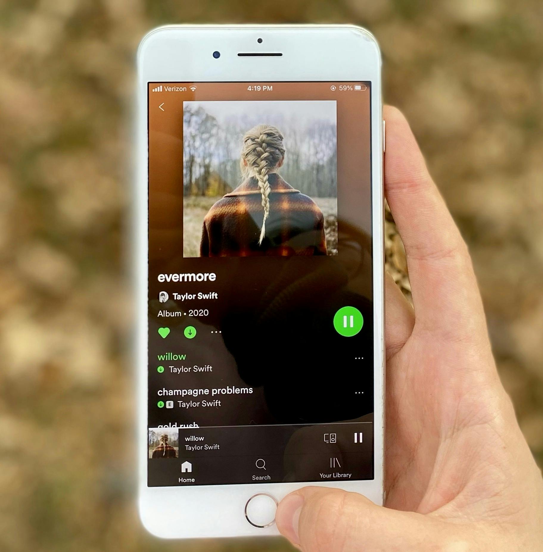 Taylor Swift's two most recent "sister" albums have been released as same-day surprises.&nbsp;