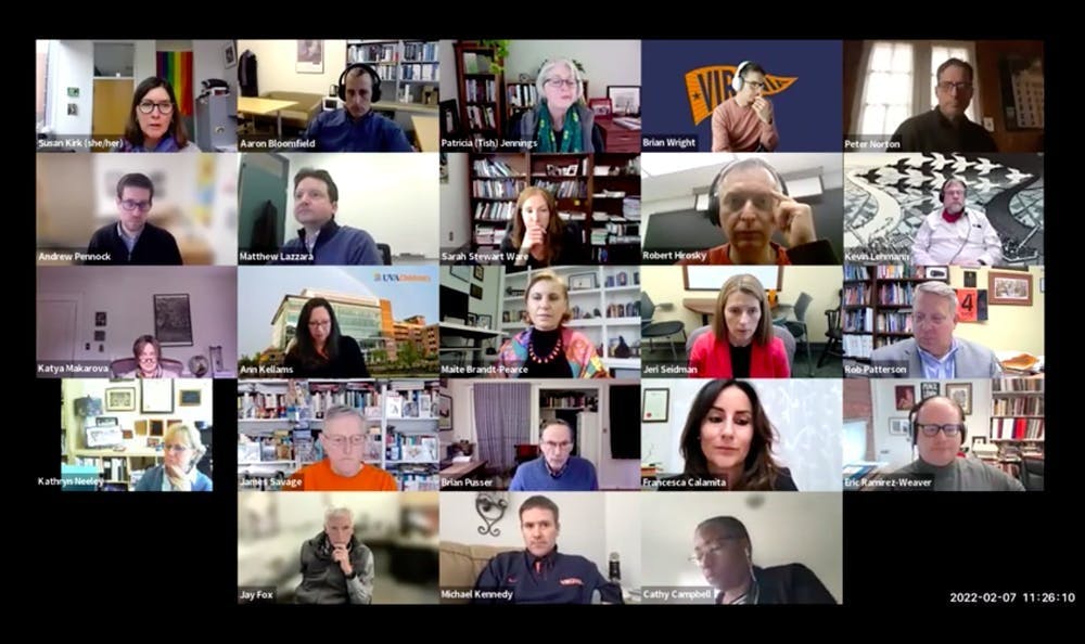 在周一的会议上，教务委员会成员重述了对任命Ian Baucom 为教务长的持续关注，保护其免受学术审查的需要。 
