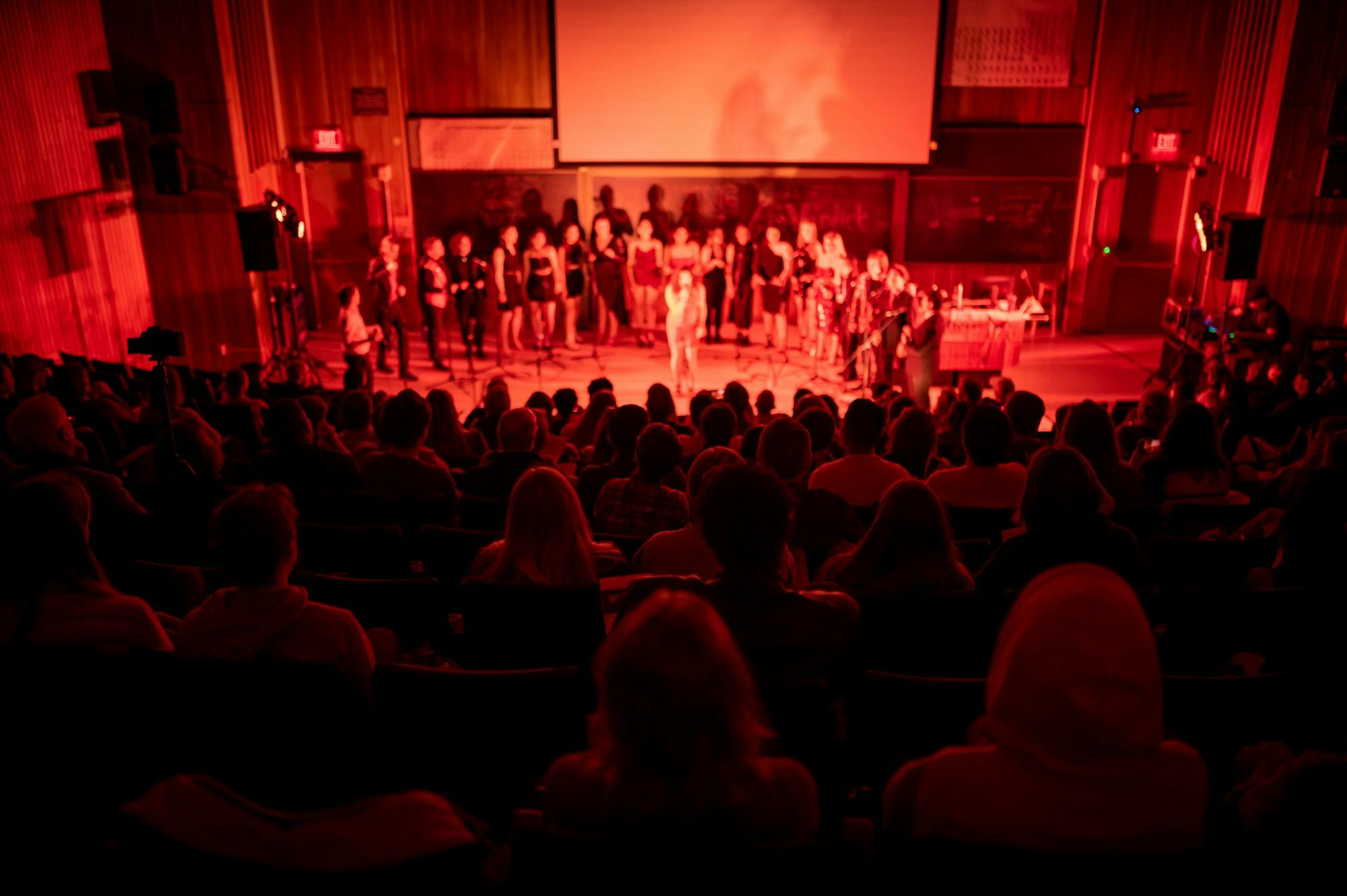 Chalk sketches of electric guitars, music notes and the Flying V’s logo graced the board behind the stage.