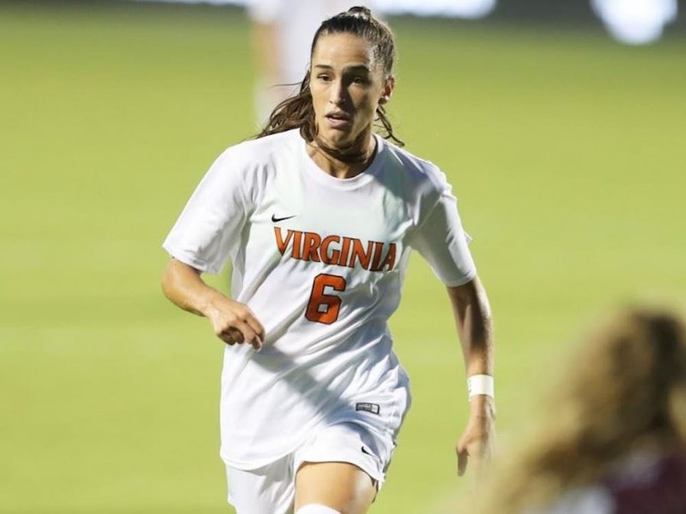 Junior midfielder Anna Sumpter's late goal salvaged the point for No. 1 women's soccer.
