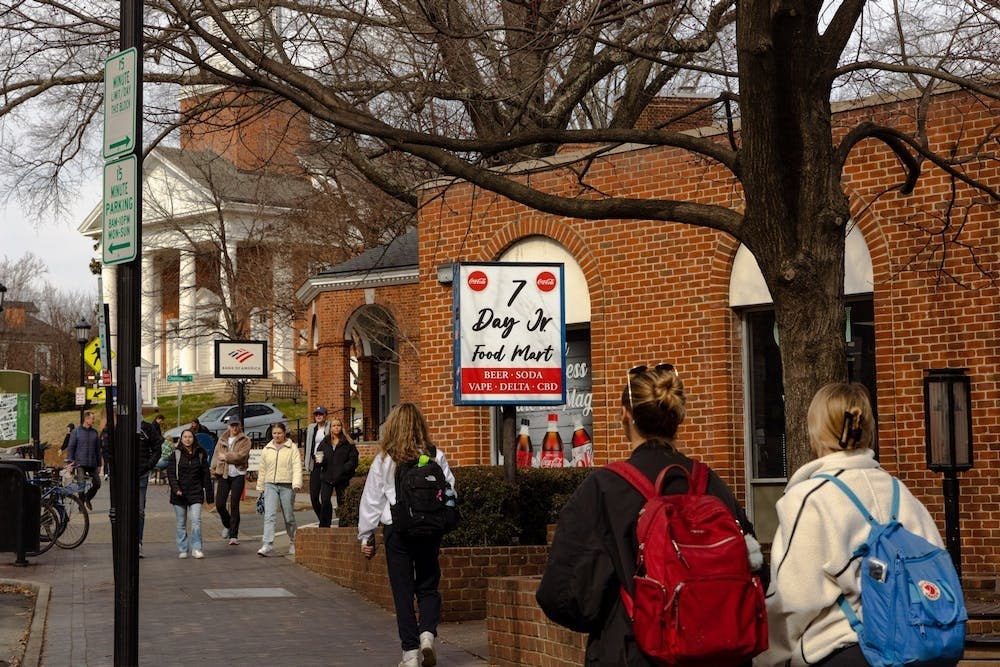 Cohn’s并不是第一家被出售电子烟和烟草产品的商店所取代的Corner店铺。
