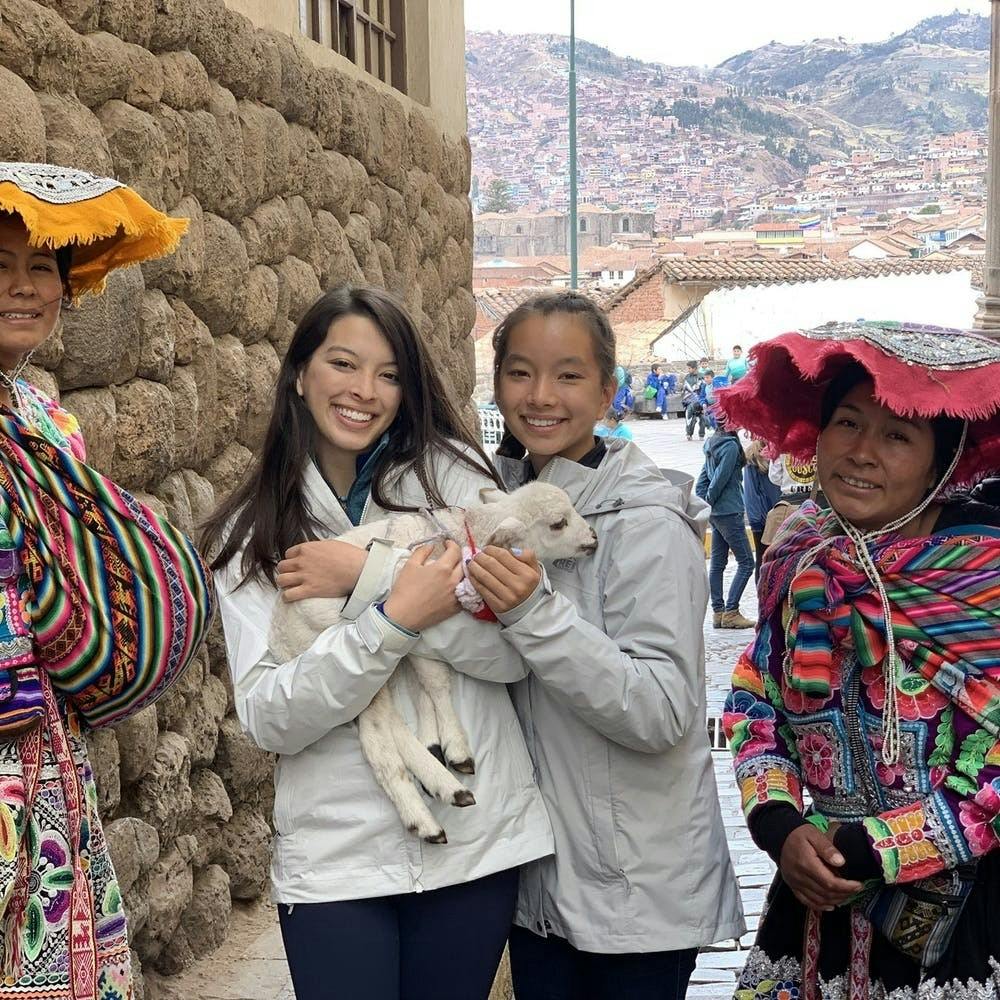 Natalie y Maya se inspiraron para comenzar el proyecto después de su primera visita a Huacahuasi hace dos años.
