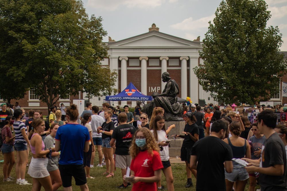 Siéntate y abróchate el cinturón porque estos grupos son tan cultos que rivalizan el propio The Cavalier Daily.
