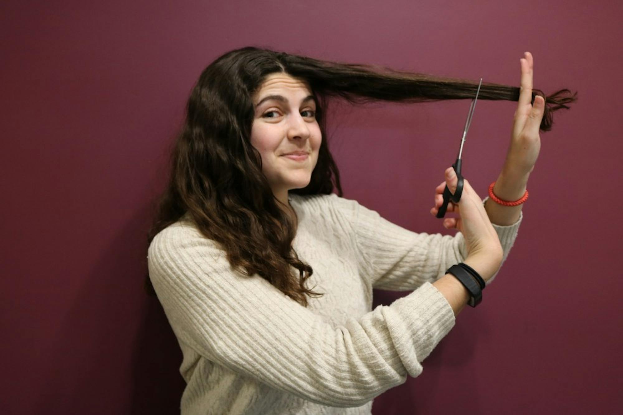 hm-emmakleincuttinghair-veronicasirotic