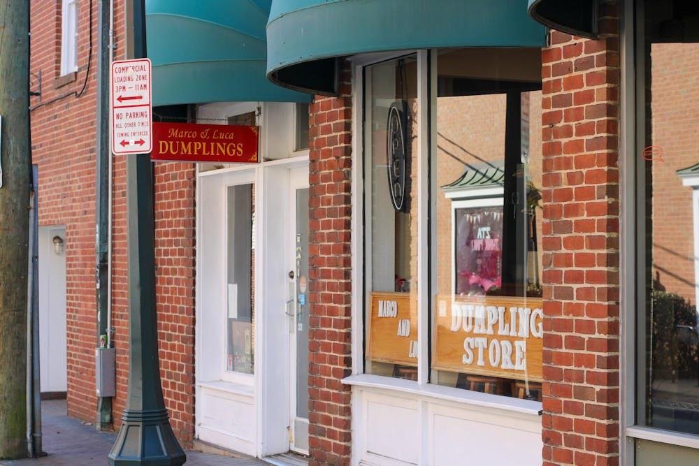 Este clásico de Charlottesville fusiona comida de calidad y hospitalidad vecindaria.