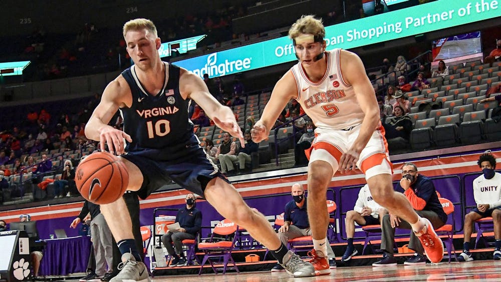 Senior forward Sam Hauser led the way for Virginia with 14 points and eight rebounds.