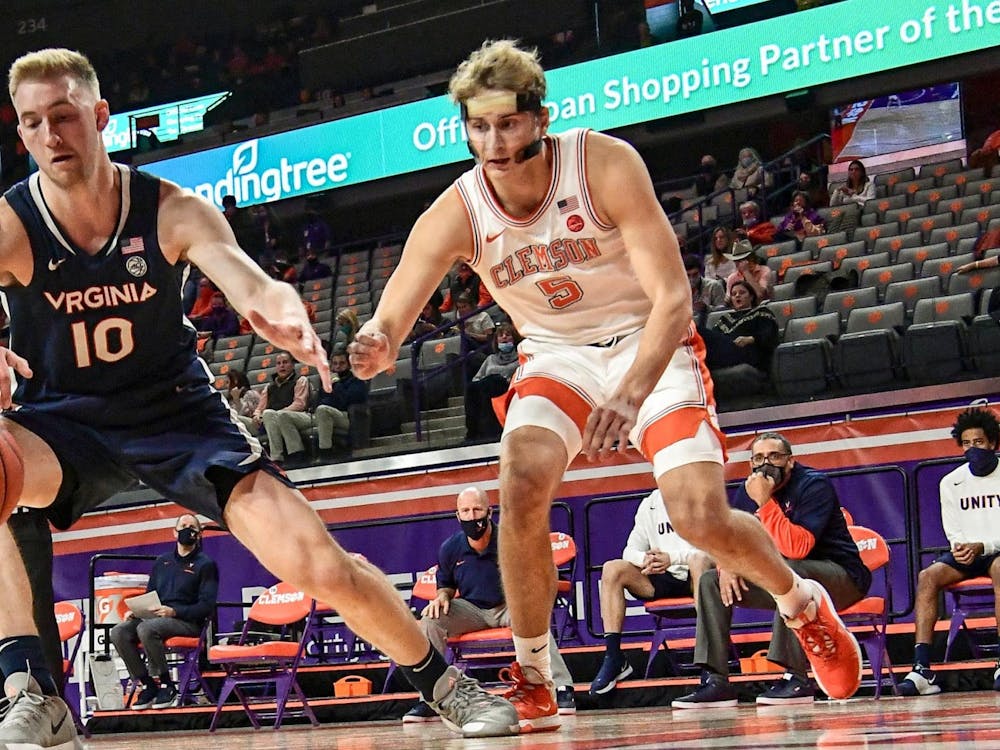 Senior forward Sam Hauser led the way for Virginia with 14 points and eight rebounds.