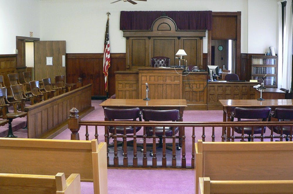 op-courtroom-courtesywikimediacommons