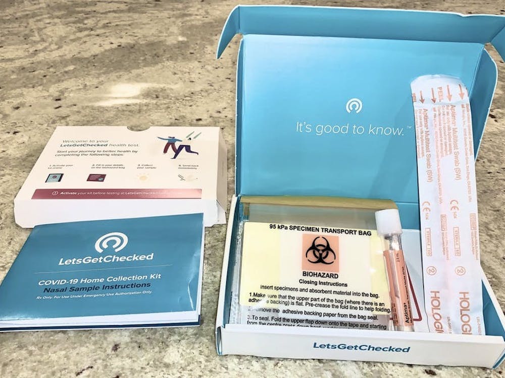 Los estudiantes deben autoevaluarse y devolver la muestra al menos siete días antes de su regreso planificado a Grounds. 