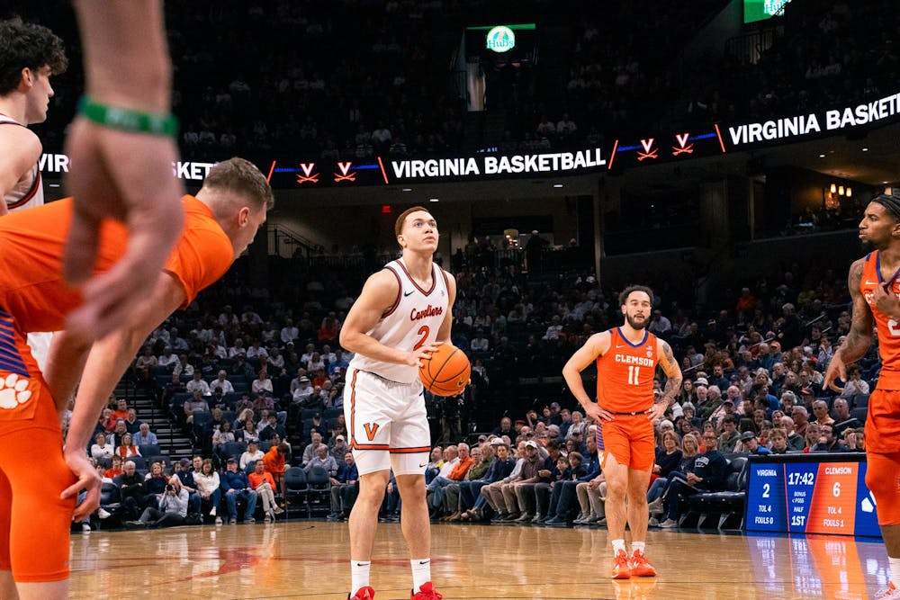 Elijah Saunders sizes up a free throw.