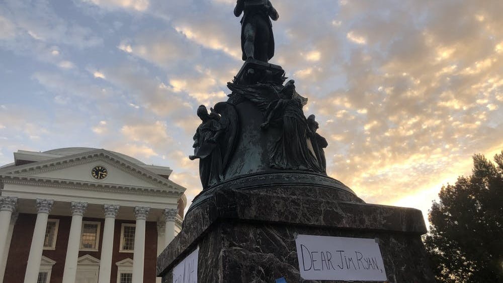 En la clausura del evento, los cantos de "¡Así es como luce la democracia!" llenaron el aire.