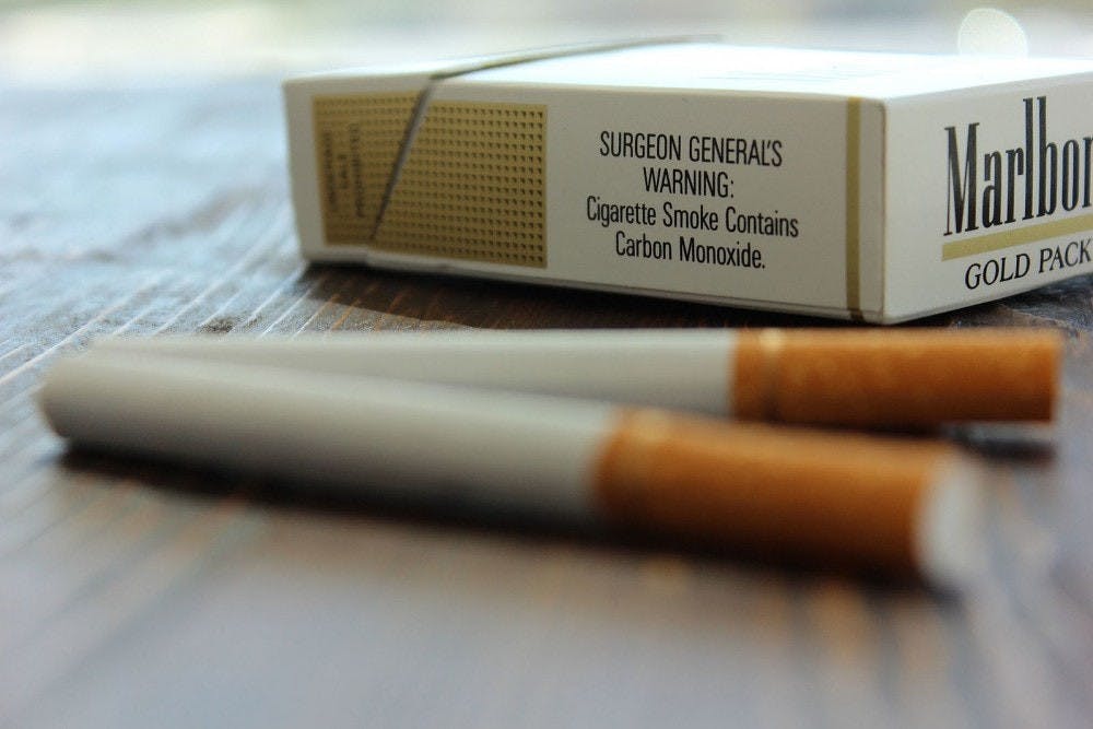 Recientemente la legislatura de Virginia elevó la edad legal de los 18 a los 21 años para comprar tabaco, nicotina y todo productos para vapear.