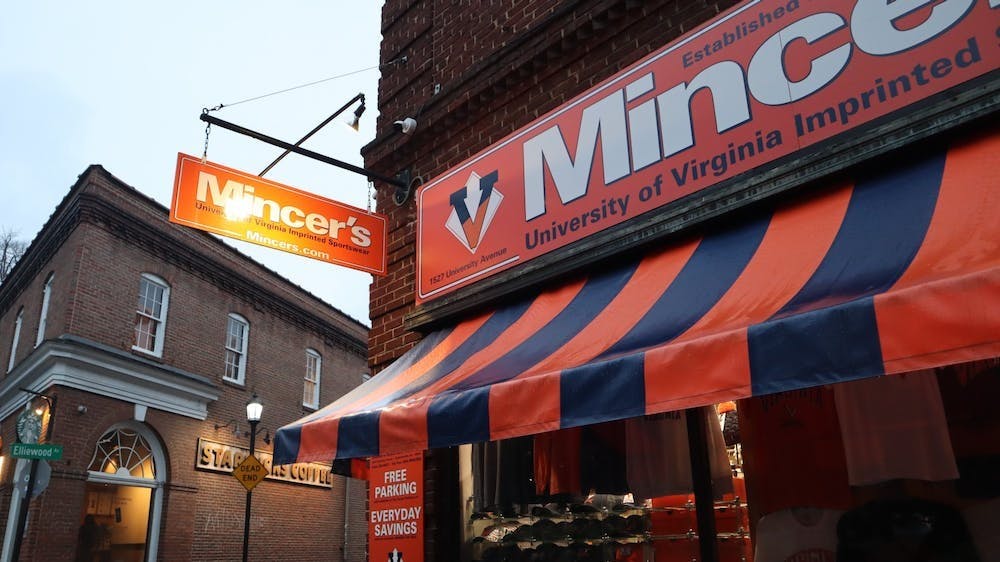 位于Corner的Mincer’s于1948年在夏洛茨维尔成立，当时它还是一家名为Mincer's Humidor的烟草店，创始人是Mark的祖父Robert W. Mincer。
