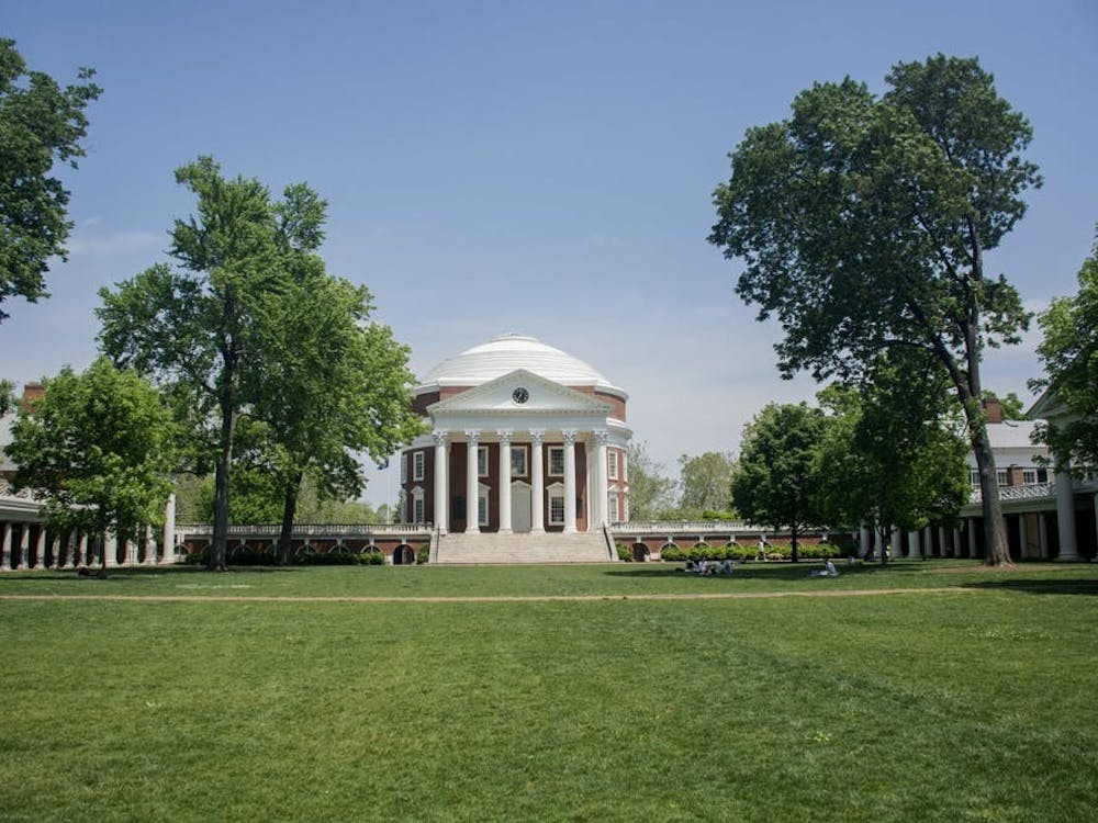 Para cumplir con la fecha límite, los empleados deben recibir la primera dosis de la vacuna Moderna antes del 7 de diciembre, primera dosis de la vacuna de Pfizer antes del 14 de diciembre, o la sola dosis de la vacuna Johnson & Johnson antes del 4 de enero.