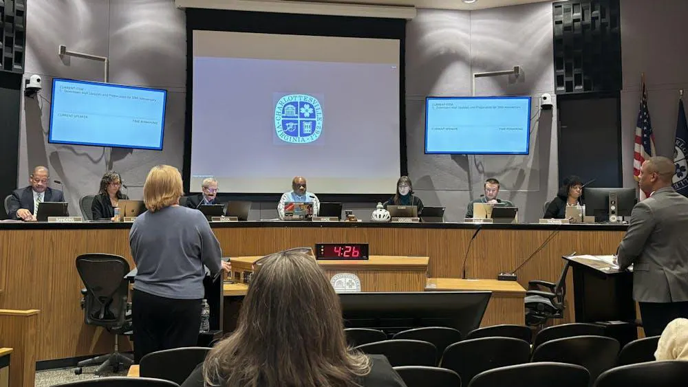 La reunión del Ayuntamiento de la ciudad de Charlottesville, fotografiada el 2 de marzo de 2026.