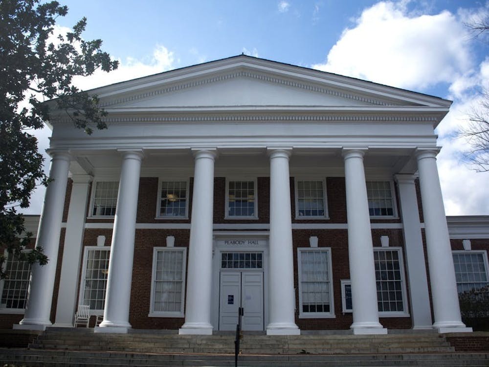 La Oficina de Admisiones de la Universidad está ubicada en Peabody Hall. 