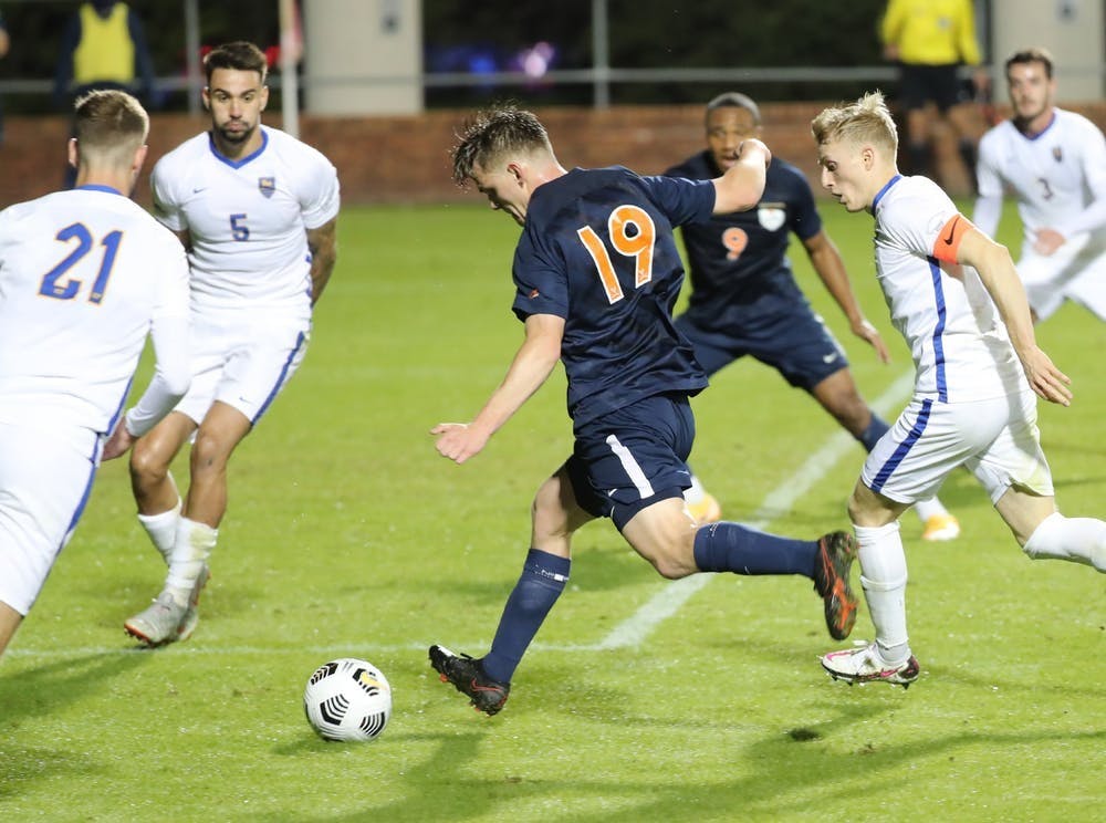 El centrocampista Nick Berghold anotó un crucial gol de último minuto contra Pittsburgh para empatar el partido 2-2 y forzar la prórroga.