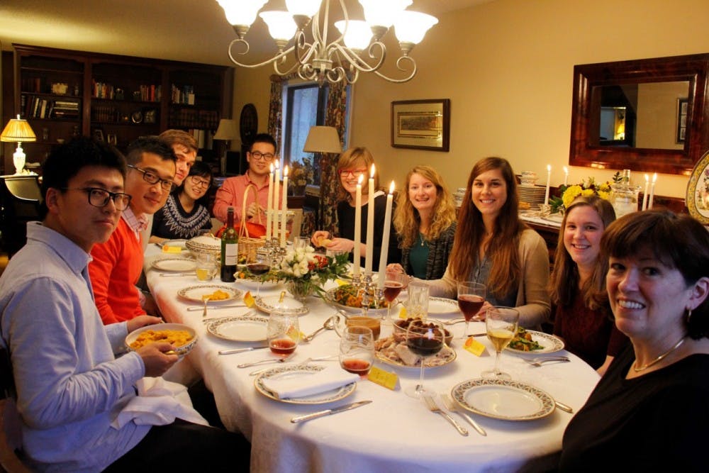 <p>Prof. Dorothy Kelly hosting a Thanksgiving dinner as part of the Meal Match program in 2015.&nbsp;</p>