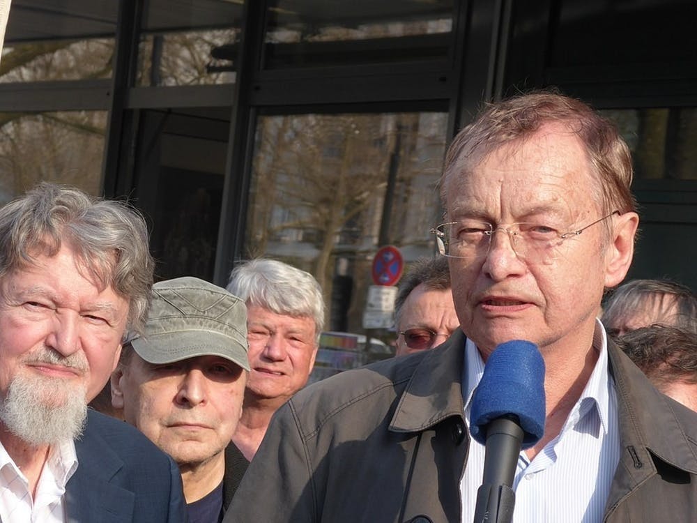 Funke había viajado previamente a Irán para visitar a la familia de su esposa y con fines académicos.