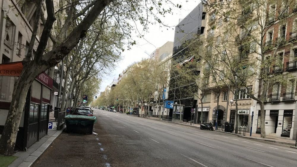 Los residentes de Madrid no tienen permitido salir excepto para ir a supermercados, farmacias o trabajar en ciertos casos.